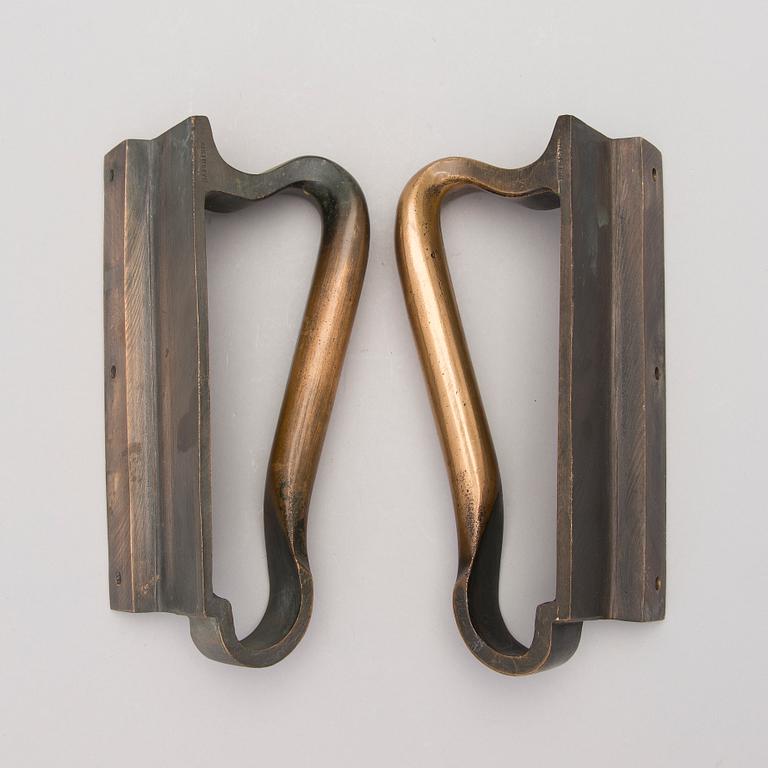 A set of two door handles for Valaistustyö.