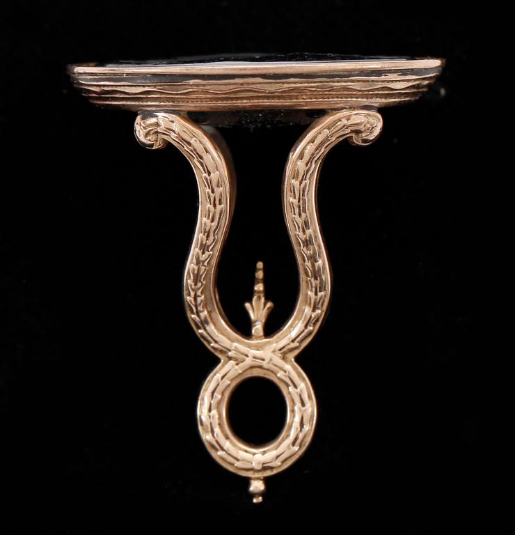 PETSCHAFT, guld, intaglio av sten, 1800-tal. Tot ca 9 gram.
