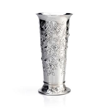 421. A British silver beaker, mark of Thomas Whipham, London 1781.