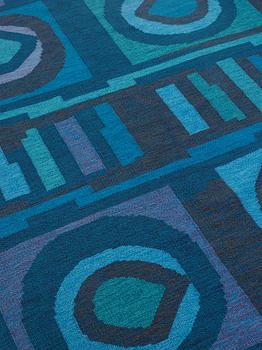 MATTA. Rölakan. 238,5 x 175 cm. Signerad Signerad GBJ samt en vävarsignatur i form av ljusgrön ruta.