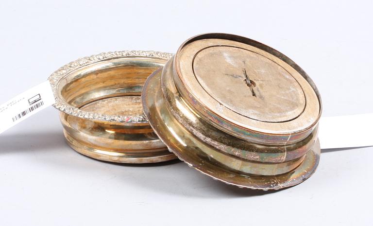 COASTERS, ett par, nysilver, 1900-talets första hälft.