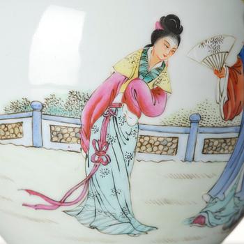 Vas, porslin, Kina, 1900-tal.