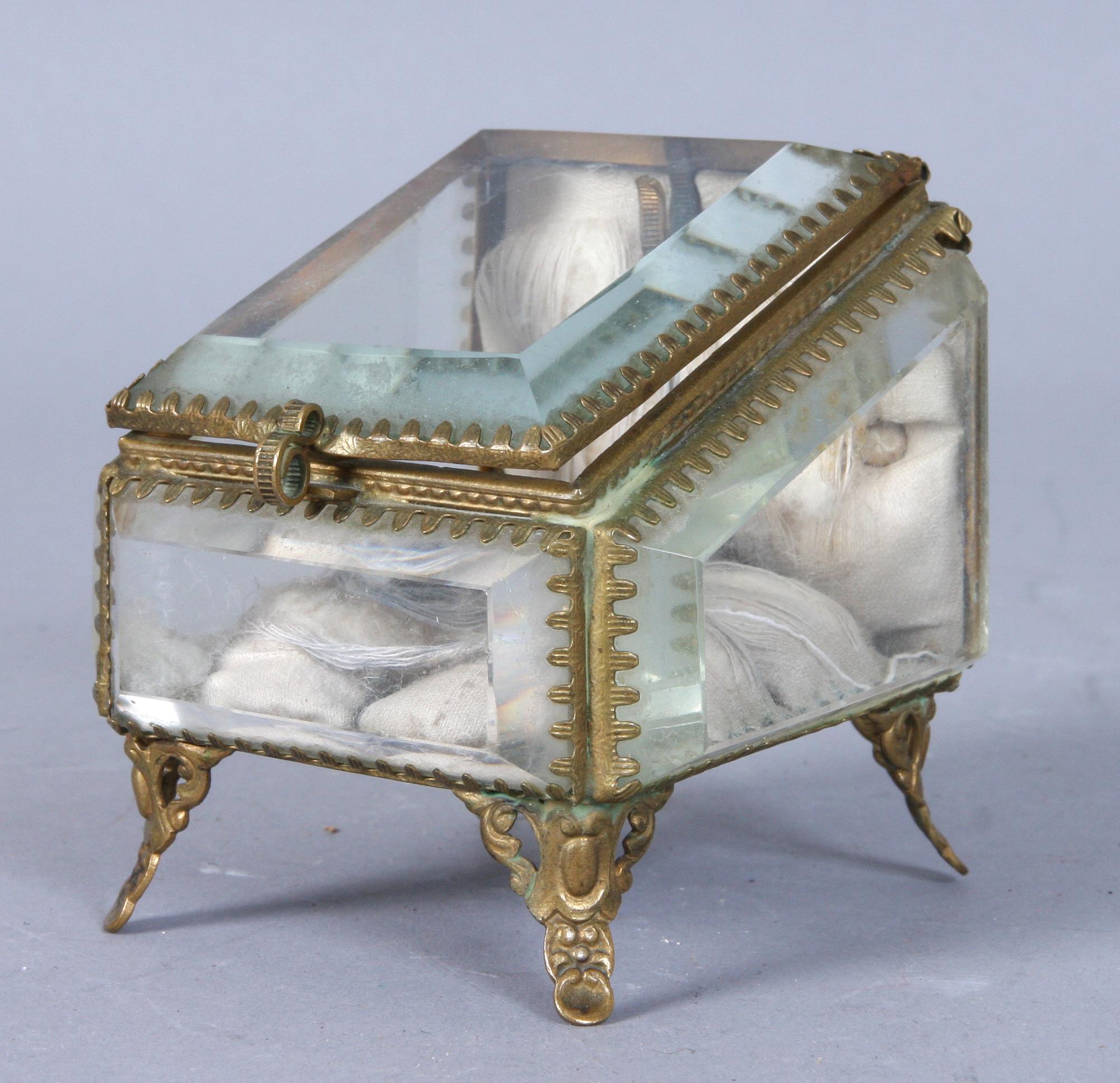 FICKURSHÅLLARE, 1900-talets första hälft.