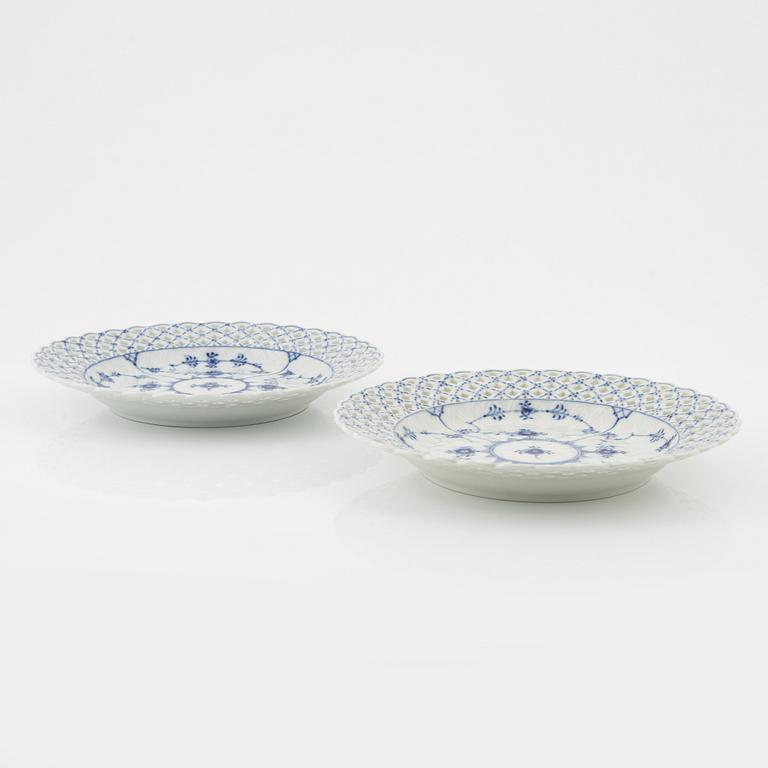 Royal Copenhagen, fat, ett par, porslin, "Musselmalet helblonde", Modellnummer 1/1098, Danmark.