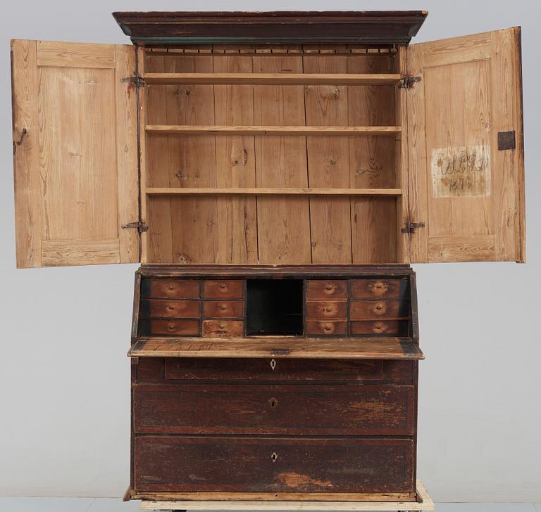 SKRIVSKÅP, allmoge, bär dat 1846.