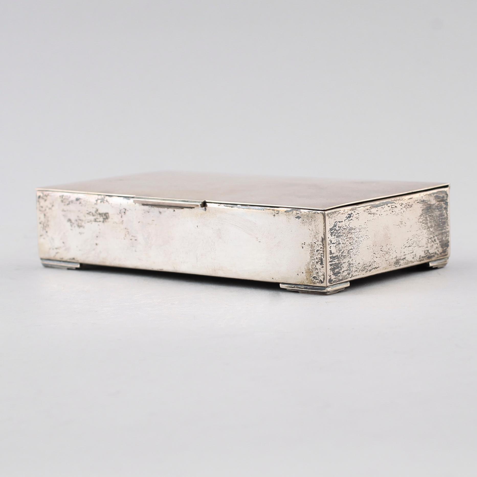 CIGARETTETUI, silver, 1930-tal. Vikt med inredning ca 407 g.