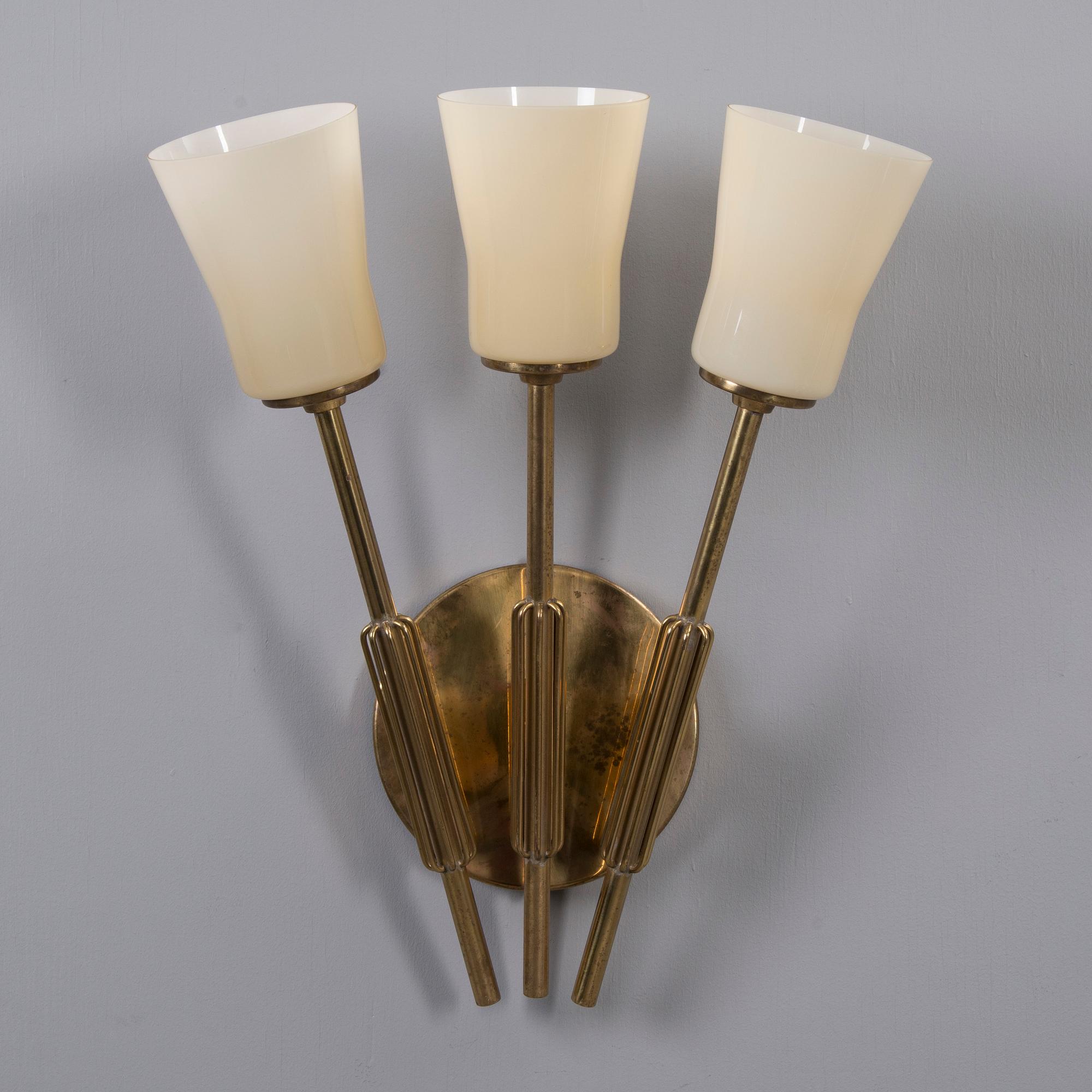 VÄGLAMPA, Paavo Tynell, Taito.