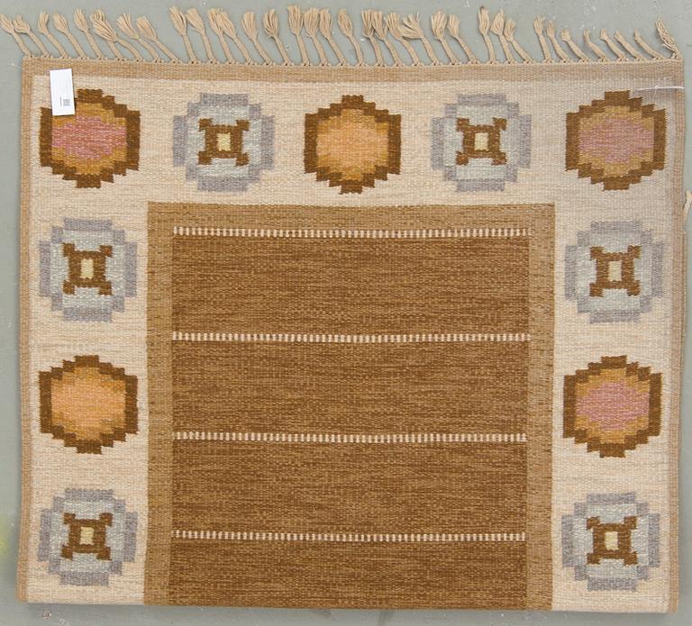 MATTA, rölakan, signerad IS (Ingegerd Silow). Ca  197x137 cm.