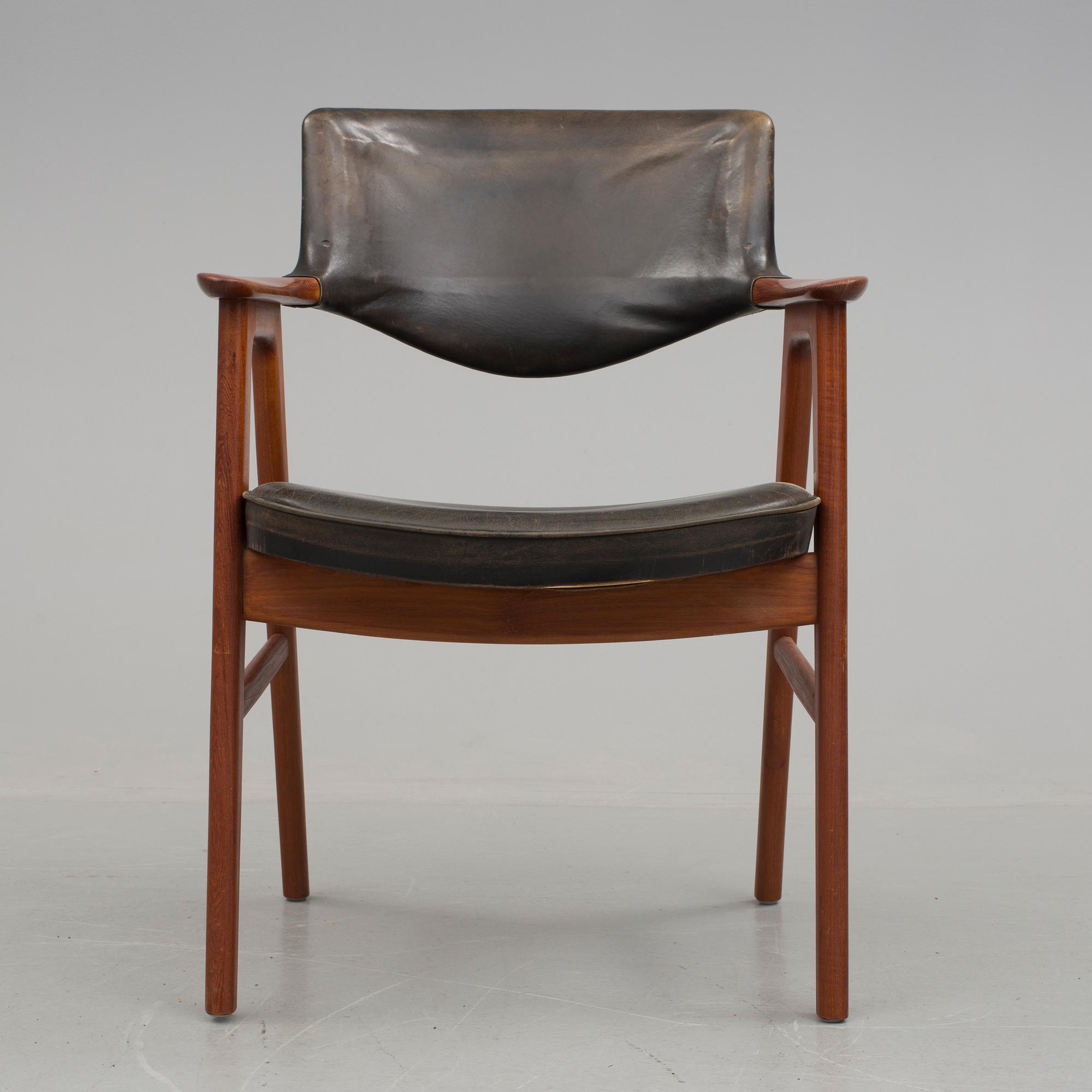 KARMSTOL, Eric Kirkegaard, Høng stolefabrik, Danmark, 1900-talets mitt.