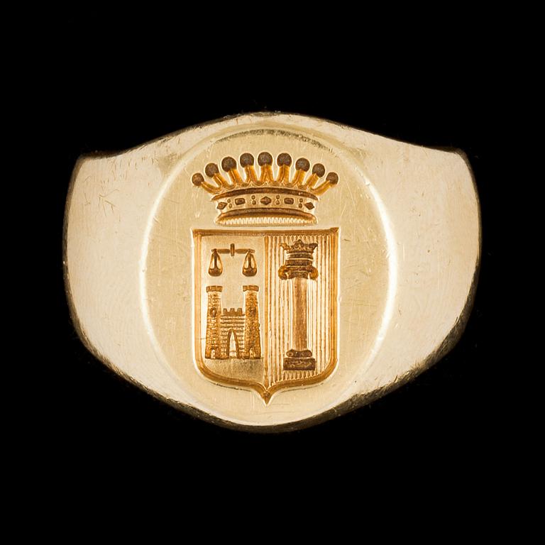 RING, 18 K guld, ostämplad. Vikt 18,6 g.