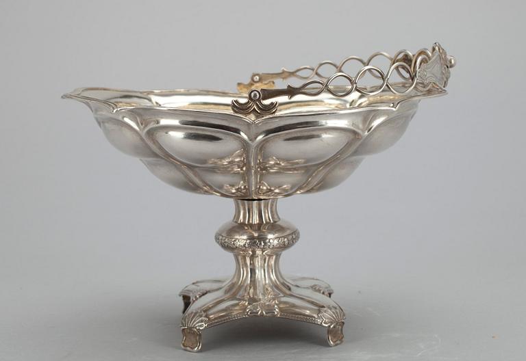 BRÖDKORG, silver, Gustaf Lönnqvist (1827-65), Borgå 1861. Vikt ca 344 g.