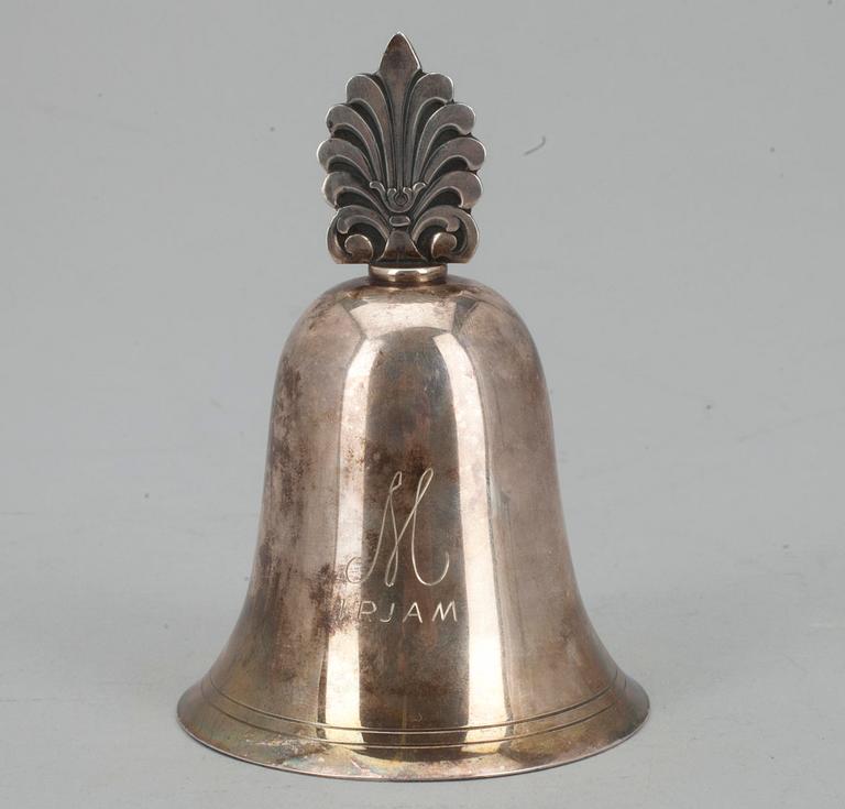 BORDSPINGLA, silver, Åbo 1951. Vikt 53 g.