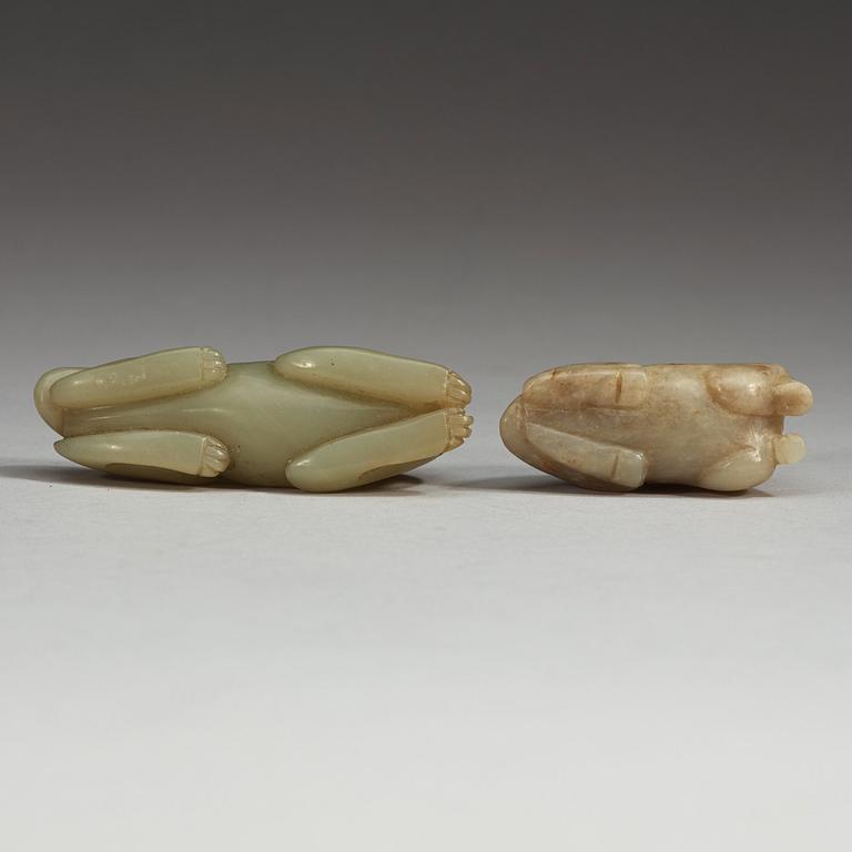 Two carved nephrite figures of animals, Qing dynasty (1644-1912).