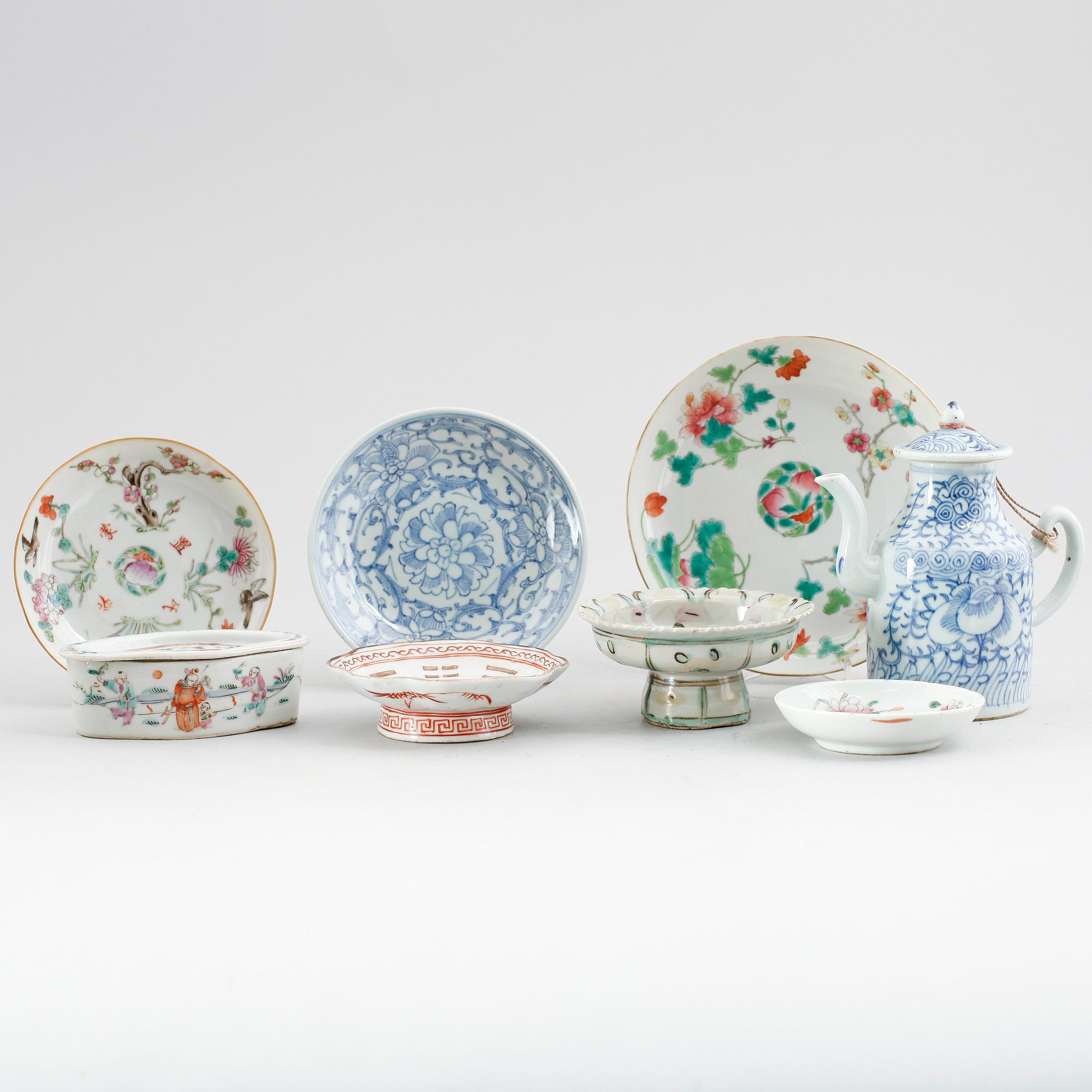 PORSLINSFÖREMÅL, 8 st, Kina, 1800-/1900-tal.