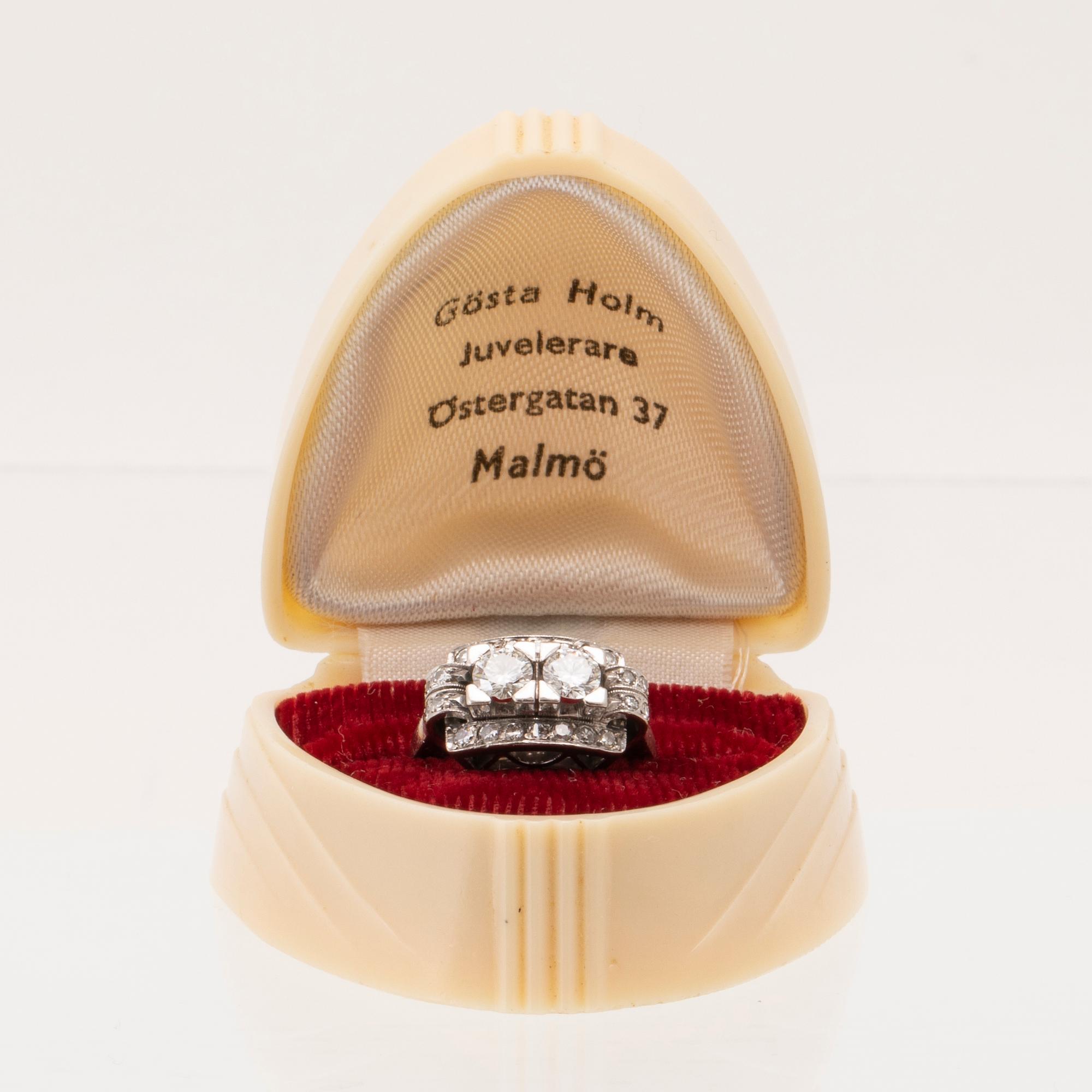 Ring in 18K white gold with round brilliant-cut and single-cut diamonds, Olsson Juvelerare Kristinehamn 1955.