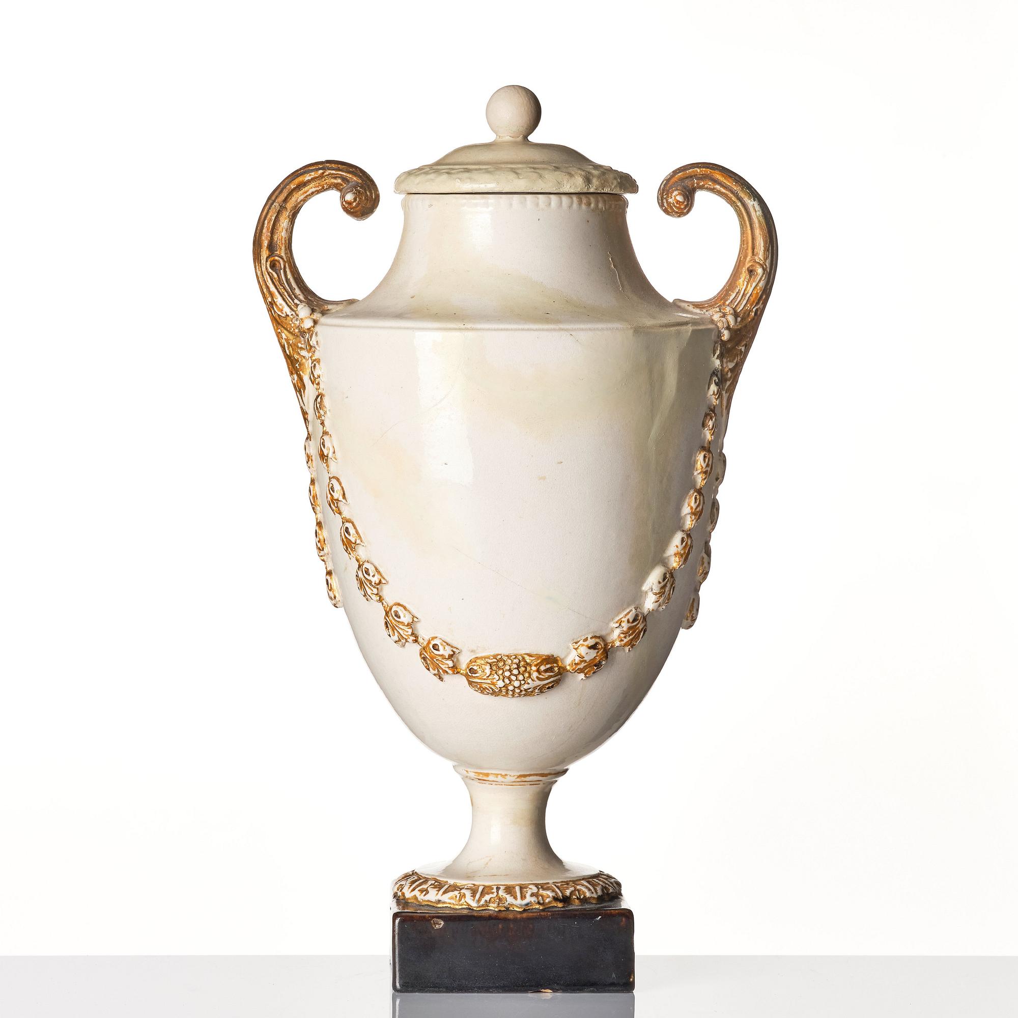 A Swedish Marieberg vase with cover, 18th century.