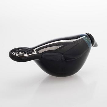 a glass bird, 'Crow', signed Oiva Toikka Nuutajärvi Notsjö.