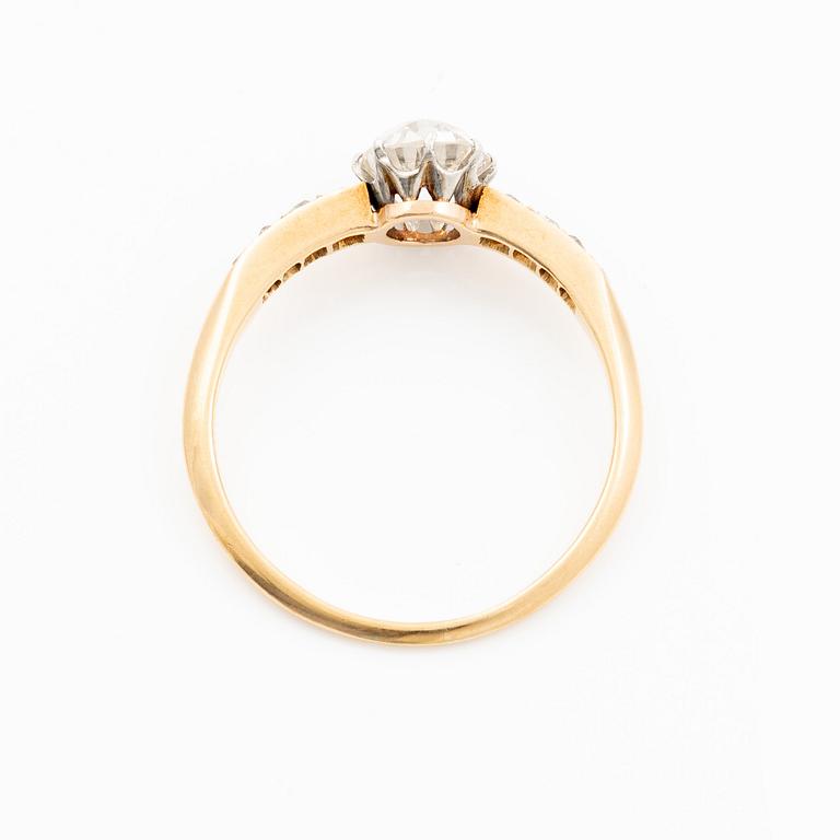 Ring in 18K gold and platinum with an old-cut diamond.