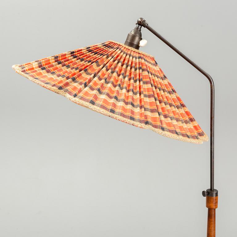 GOLVLAMPA, 1930-tal.