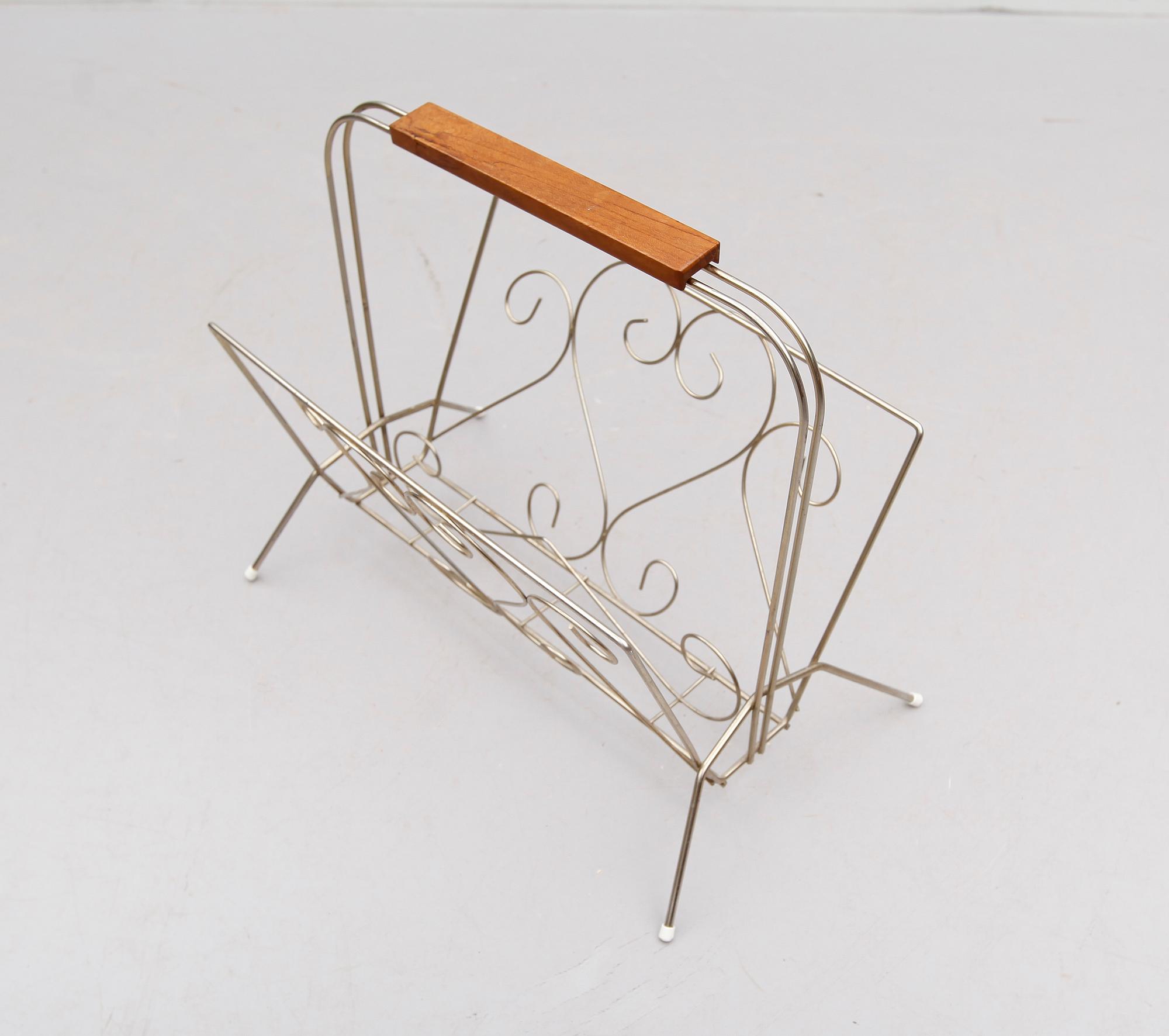 SERVERINGSVAGN OCH TIDSKRIFTSTÄLL, mässing, 1950-/60-tal.