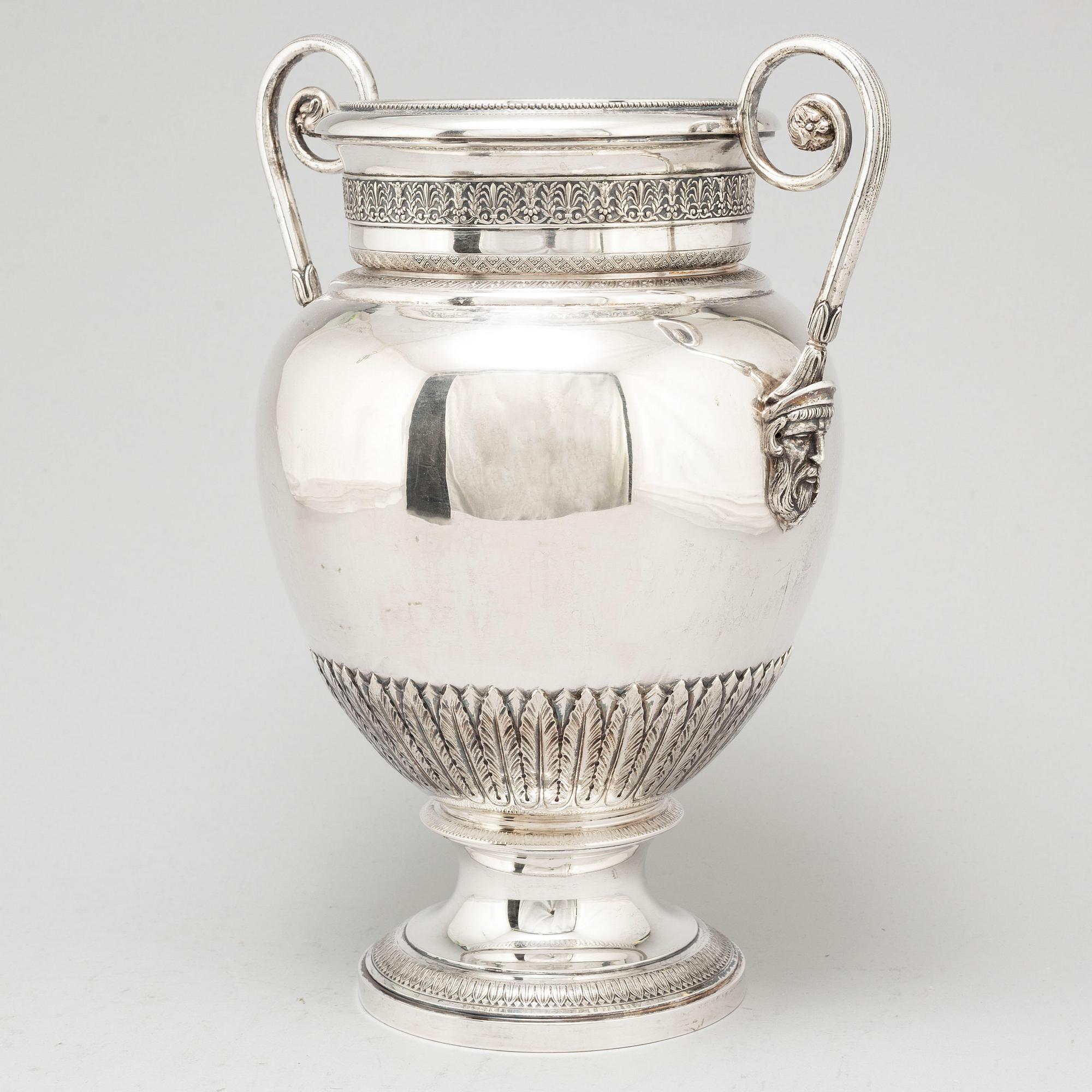 Prakturna, silver 800/1000. Utländska stämplar 1900-tal. Louis XVI-stil.