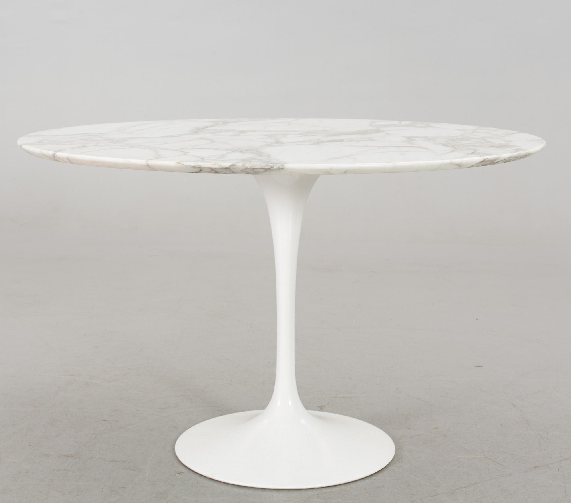 A EERO SAARINEN TULIP TABLE, Knoll international.