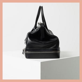 VÄSKA, Prada.