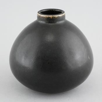 Unique stoneware vase by CARL-HARRY STÅLHANE, Rörstrand, signed, third quarter of the 20th century.