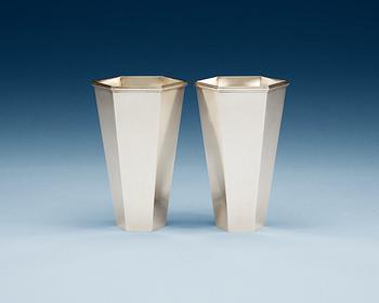 515. Wiwen Nilsson, A pair of Wiwen Nilsson sterling vases, Lund 1965-66.
