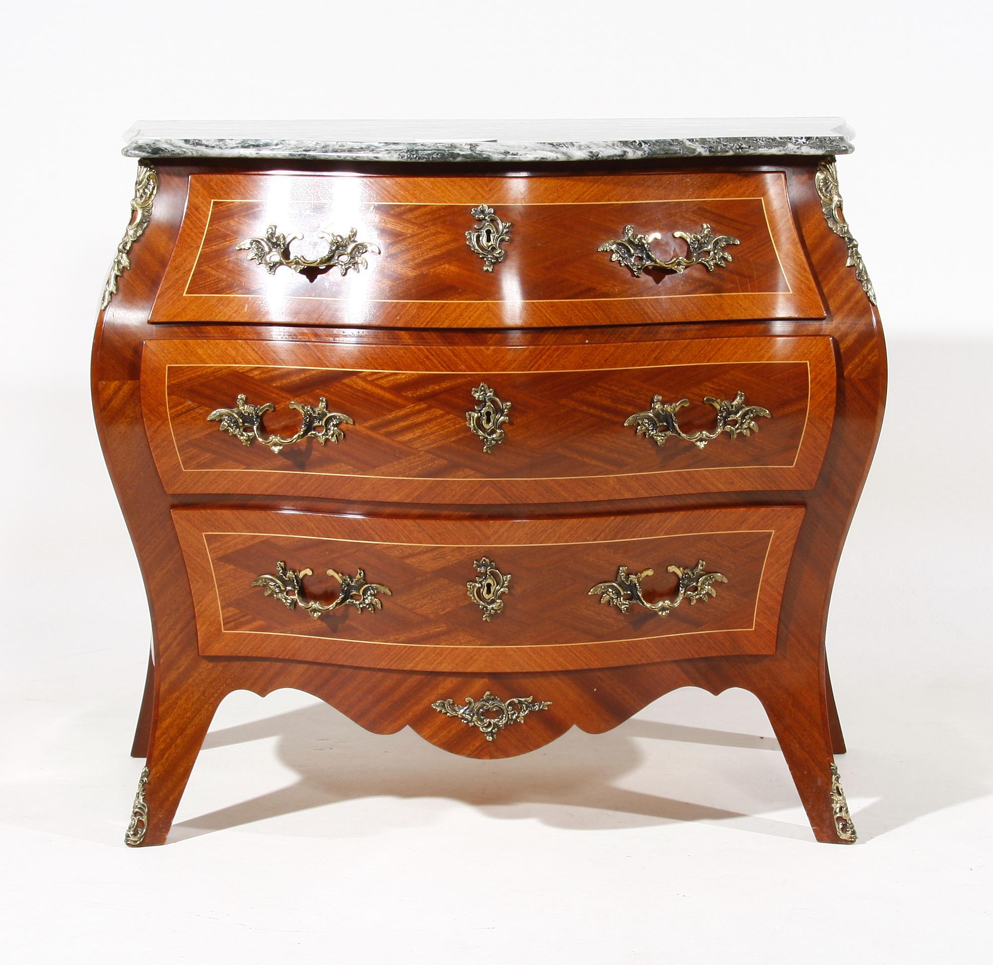 BYRÅ , rokokostil, 1900-tal.