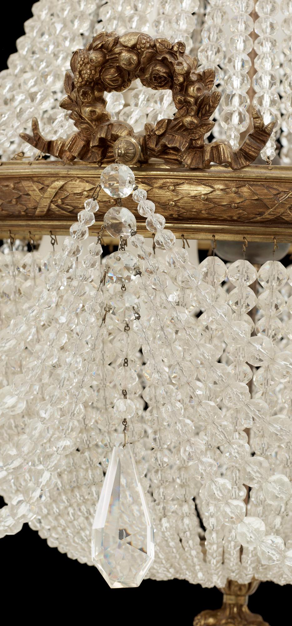 TAKKRONA, Louis XVI stil, 1900-tal. H ca 120.