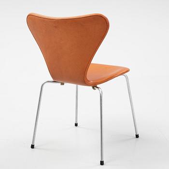 Arne Jacobsen, 6 leather chairs, "Sjuan" for Fritz Hansen Denmark, second half of the 20th century.