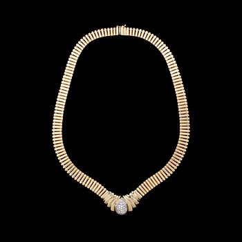 157. COLLIER, 17 briljantslipade diamanter, tot. ca 0.70 ct, Italien.