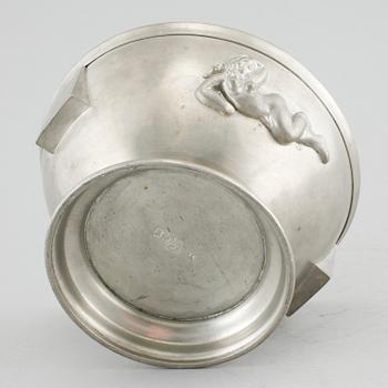 A Firma Svenskt Tenn pewter bowl, Stockholm 1927.