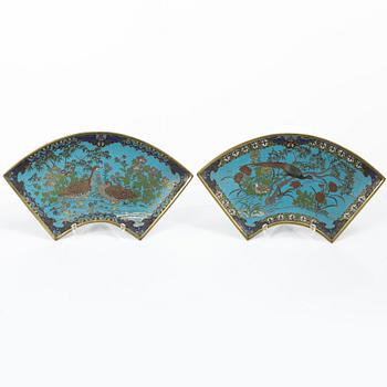 A pair of Japanese fan shaped dishes, Meiji period (1868-1912).