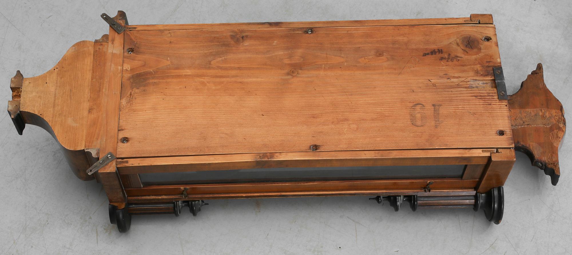 VÄGGUR, nyrenässans, 1800-talets slut.