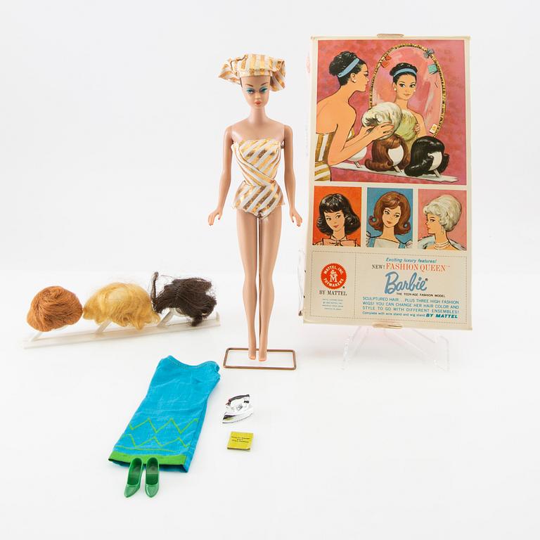 Barbie, doll, vintage "No. 870 Fashion Queen", with clothes, Mattel 1960s.