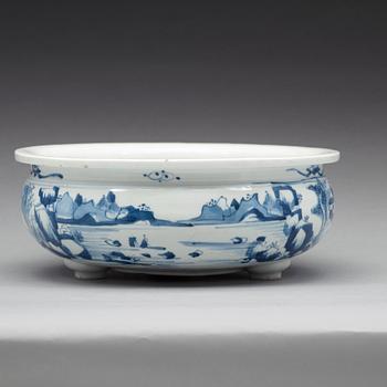 A blue and white tripod censer, Qing dynasty, 18th Century.