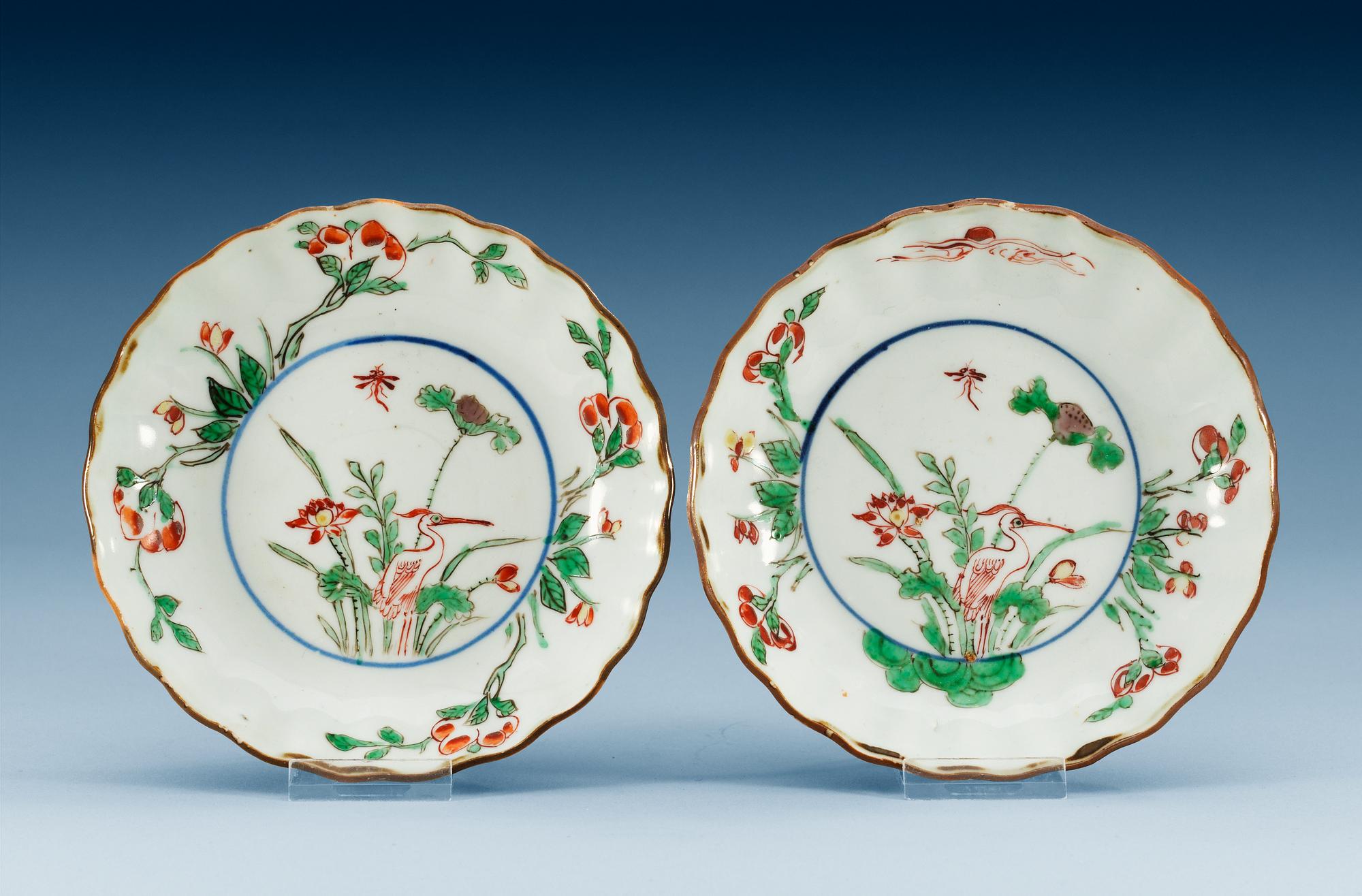 SKÅLFAT, ett par, porslin. Ming dynastin, 1630/40-tal, Chongzhen, Chenghuas sex karaktärers märke.