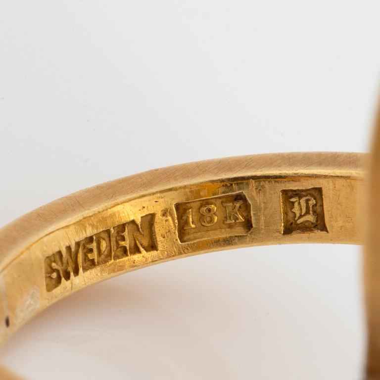 Wiwen Nilsson, ring, Lund 1951, 18K guld och månsten.