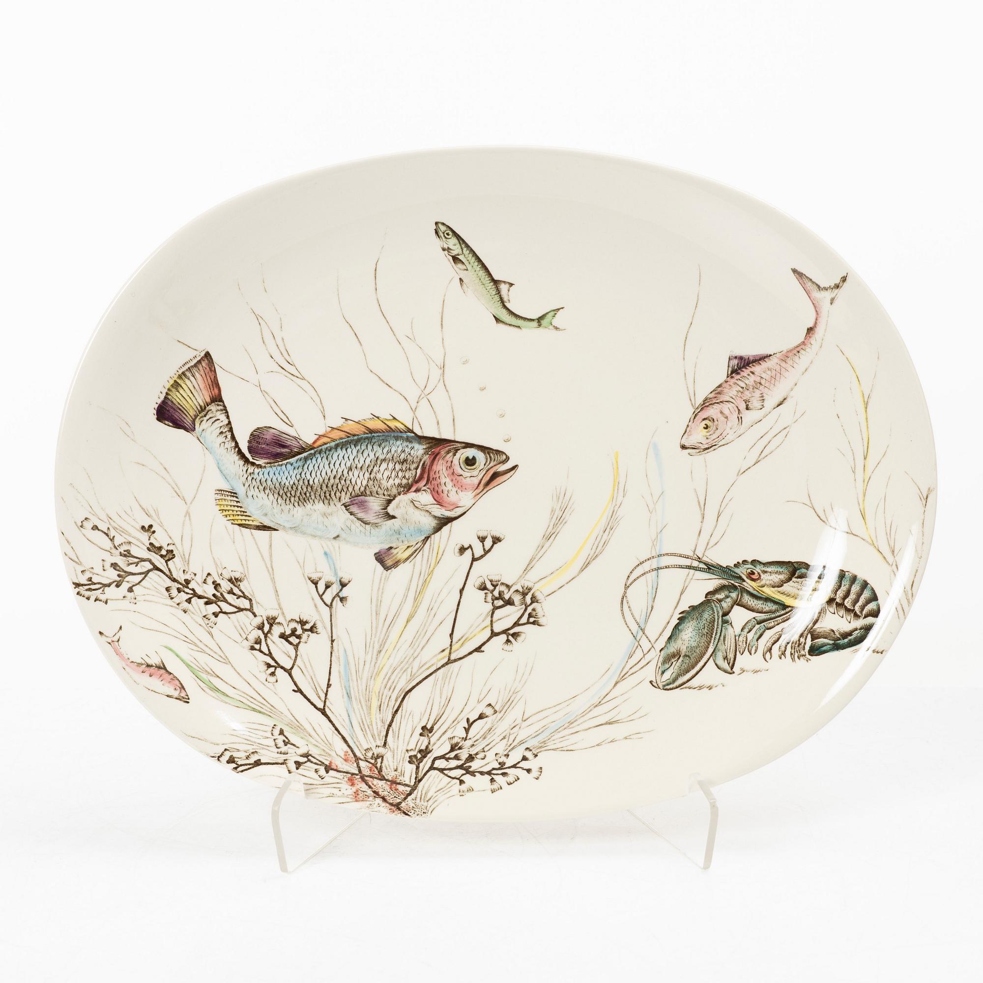 A 20-piece 'Fish' creamware serivice, Johnson Bros, England.