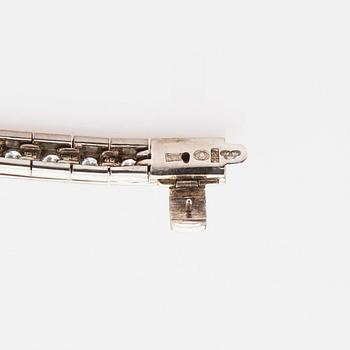 Bracelet, 18k white gold with brilliant-cut diamonds.
