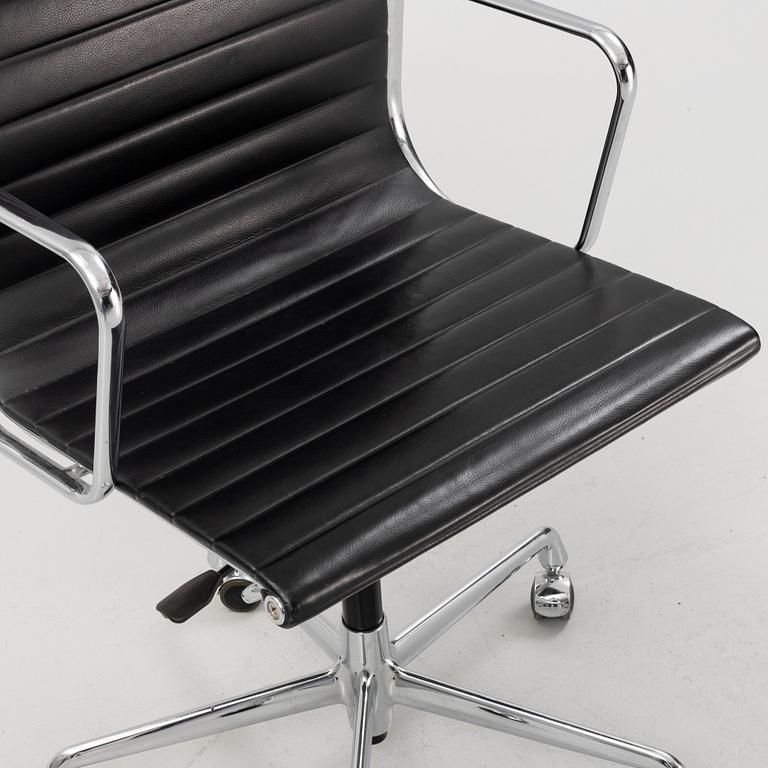 Charles & Ray Eames, an 'EA 117' black leather swivel chair, Vitra.