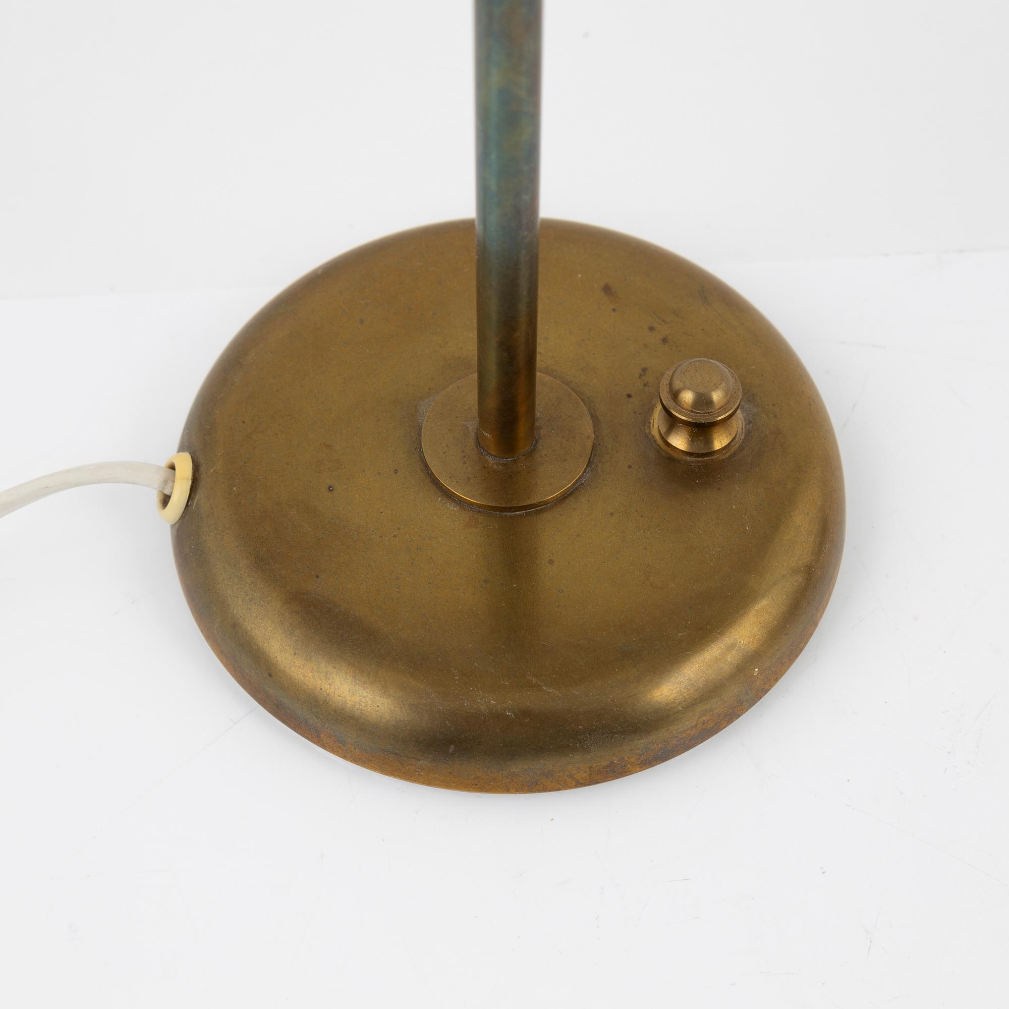 Harald Notini, bordslampor, ett par, modell " 15288", Arvid Böhlmarks Lampfabrik, 1900-talets mitt.