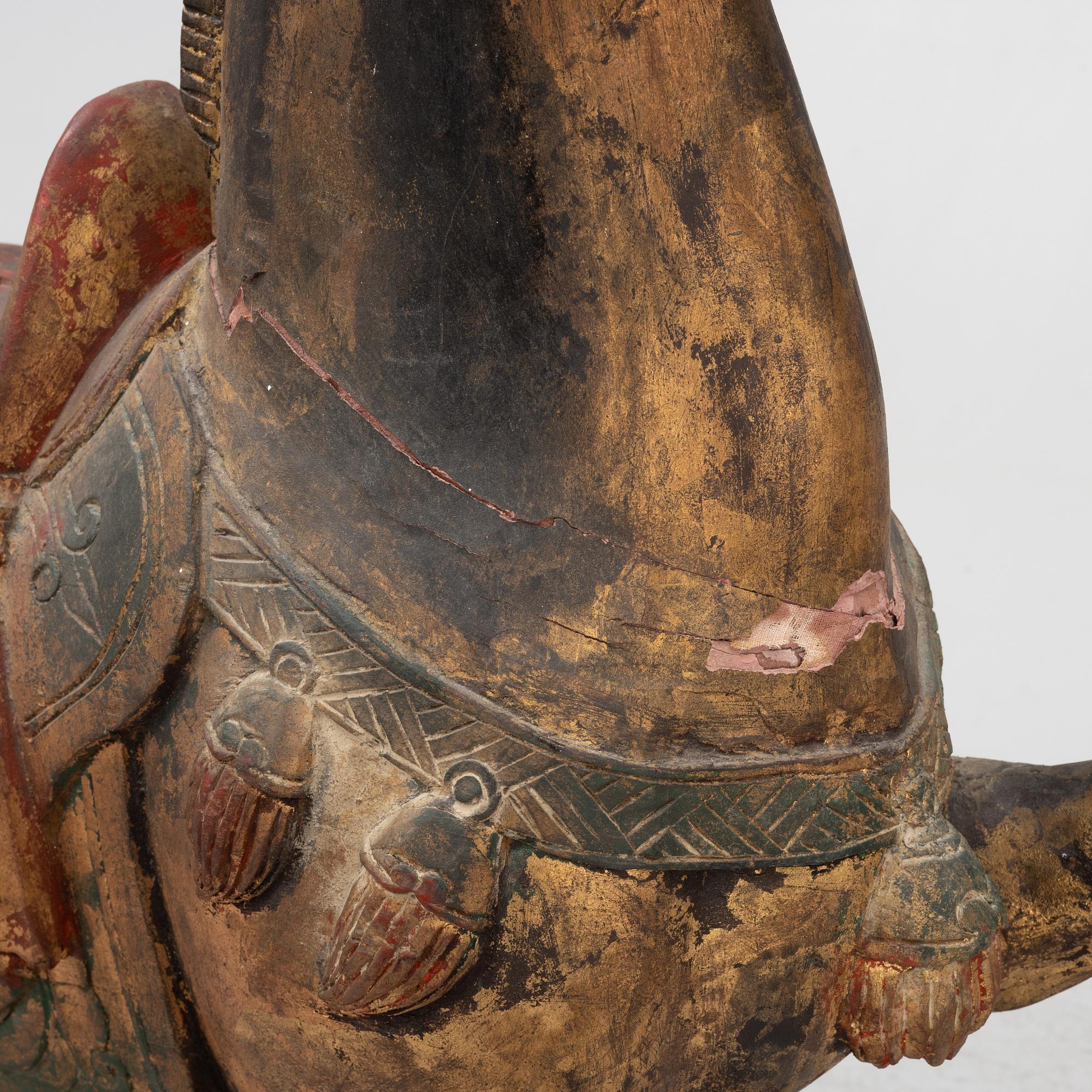 Skulptur, snidad trähäst.