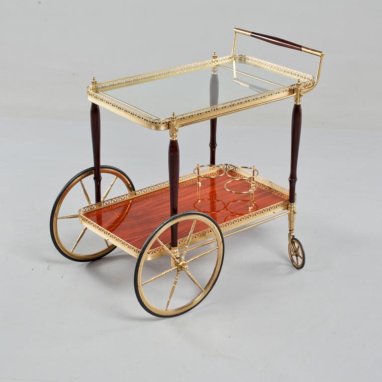 SERVERINGSVAGN, 1900-talets andra hälft.