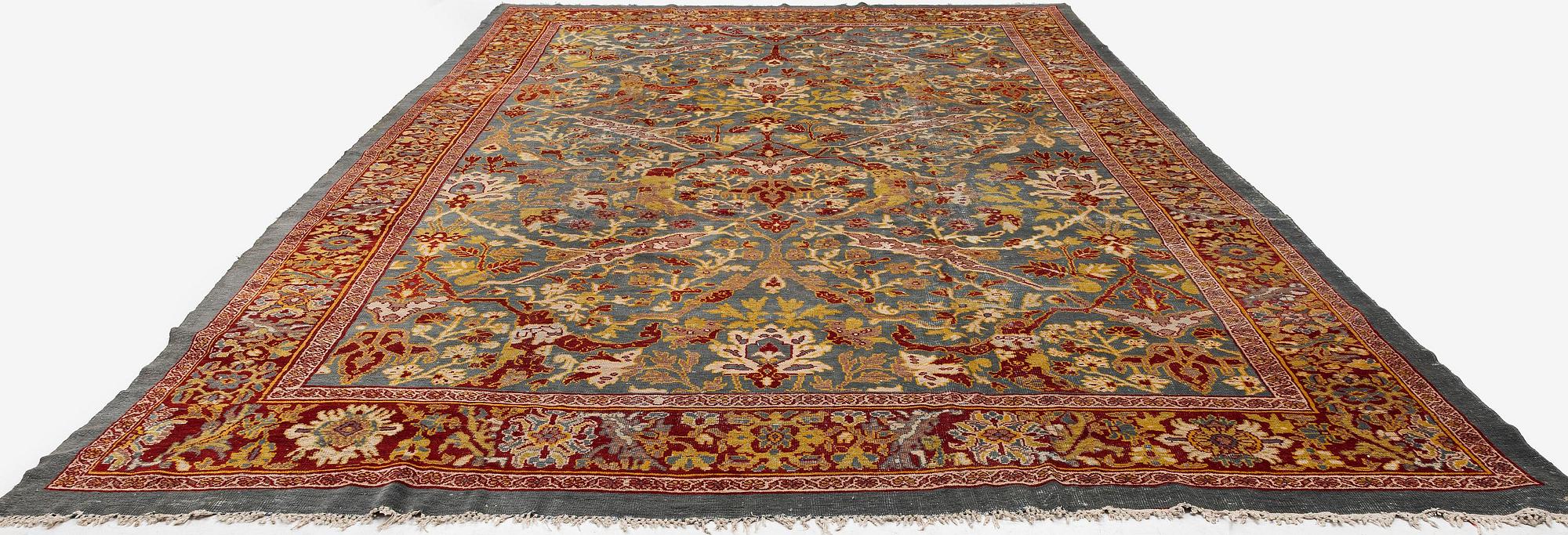 A Ziegler Mahal carpet, West Persia, 523 x 363 cm.