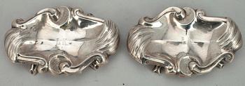 NÅLFAT, silver, Georg Pettersson, Åbo 1882. Tot. vikt ca 44,3 g.