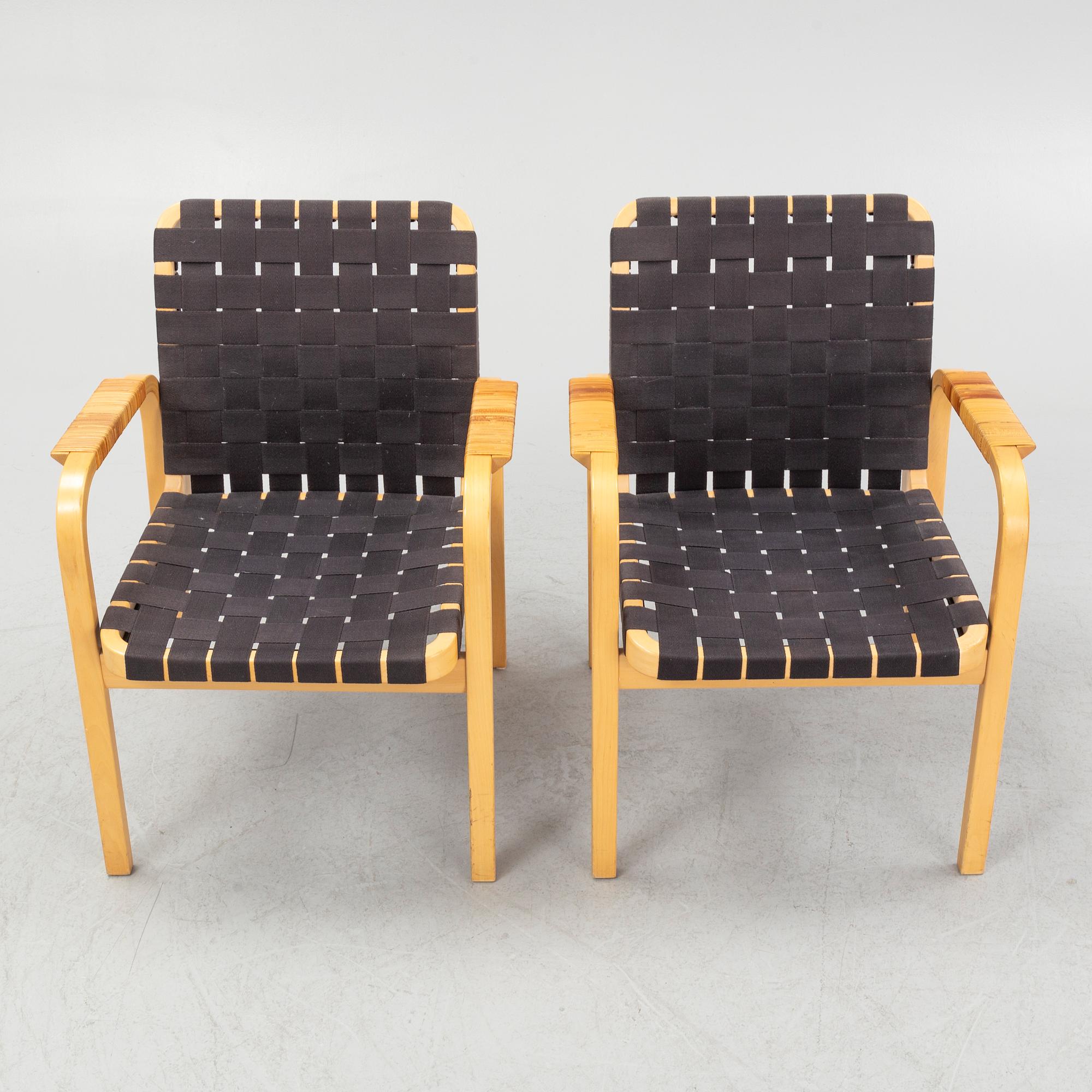 Alvar Aalto, karmstolar, ett par modell 45, Artek 2000-tal.