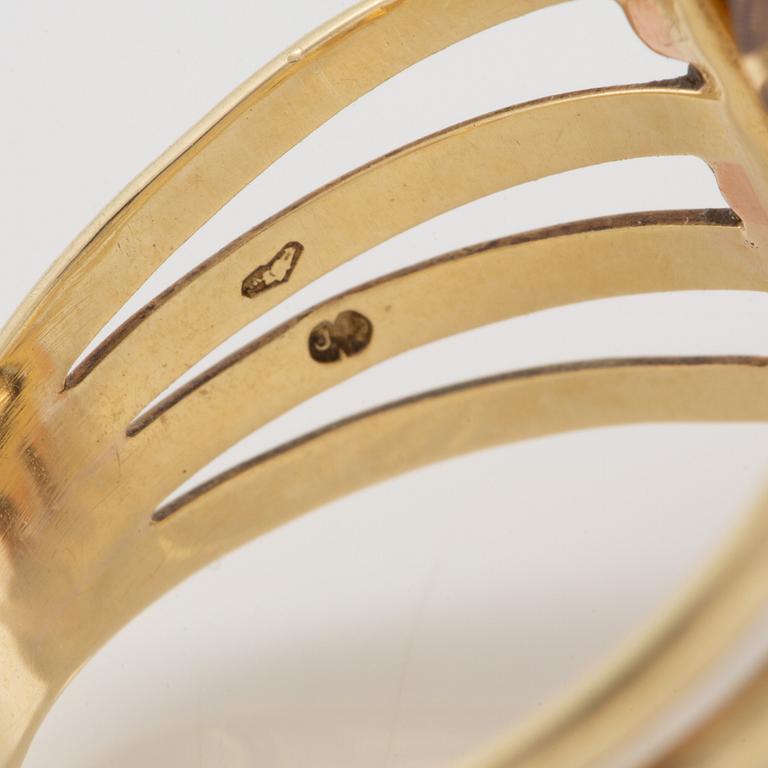 Ring 14K gold with citrine.